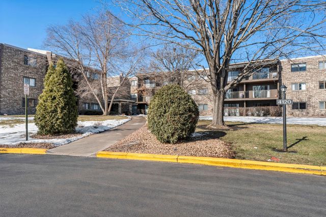 4120 Parklawn Avenue 120, Edina, MN 55435