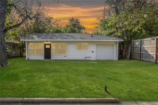 105 South Brown Street, Bryan, TX 77802