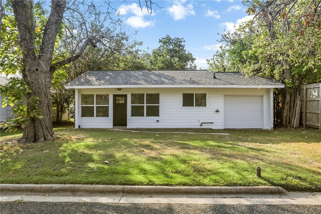 105 South Brown Street, Bryan, TX 77802 — photo 2