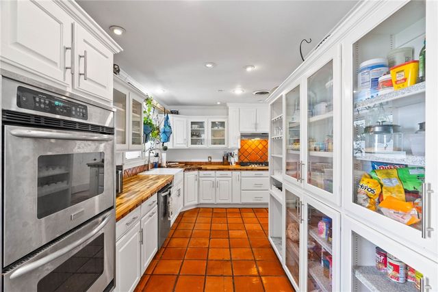 335 Laurel Dr, Corpus Christi, TX 78404