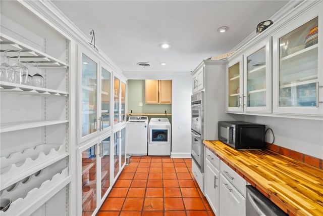 335 Laurel Dr, Corpus Christi, TX 78404