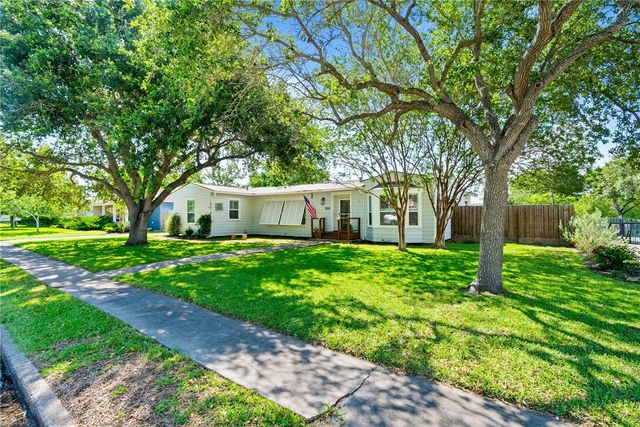 335 Laurel Dr, Corpus Christi, TX 78404