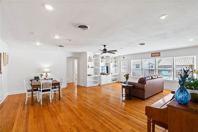 335 Laurel Dr, Corpus Christi, TX 78404