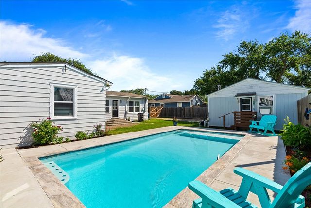 335 Laurel Dr, Corpus Christi, TX 78404