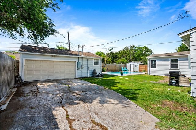335 Laurel Dr, Corpus Christi, TX 78404