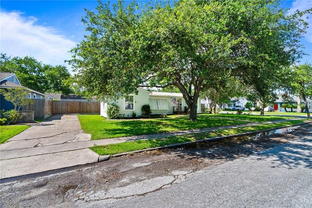335 Laurel Dr, Corpus Christi, TX 78404