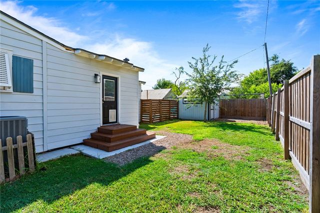 335 Laurel Dr, Corpus Christi, TX 78404