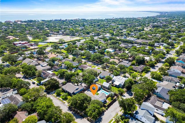 335 Laurel Dr, Corpus Christi, TX 78404
