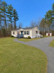 47 Campbell Drive, Salem, NH 03079