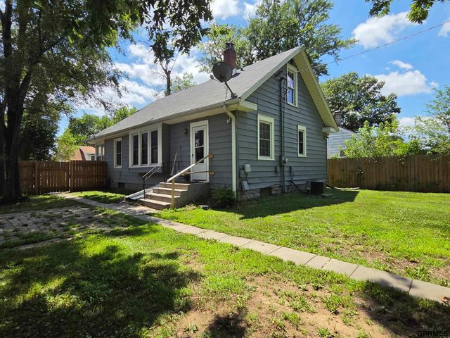 4324 GRAND Avenue, Omaha, NE 68111