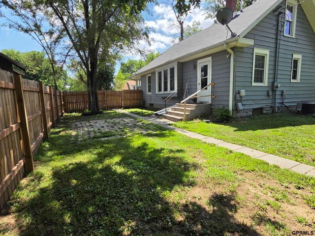 4324 GRAND Avenue, Omaha, NE 68111
