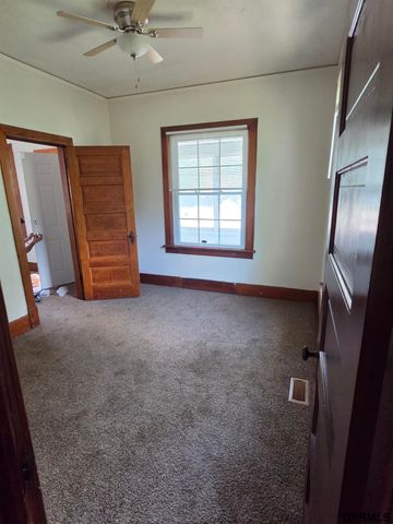 4324 GRAND Avenue, Omaha, NE 68111