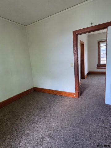 4324 GRAND Avenue, Omaha, NE 68111
