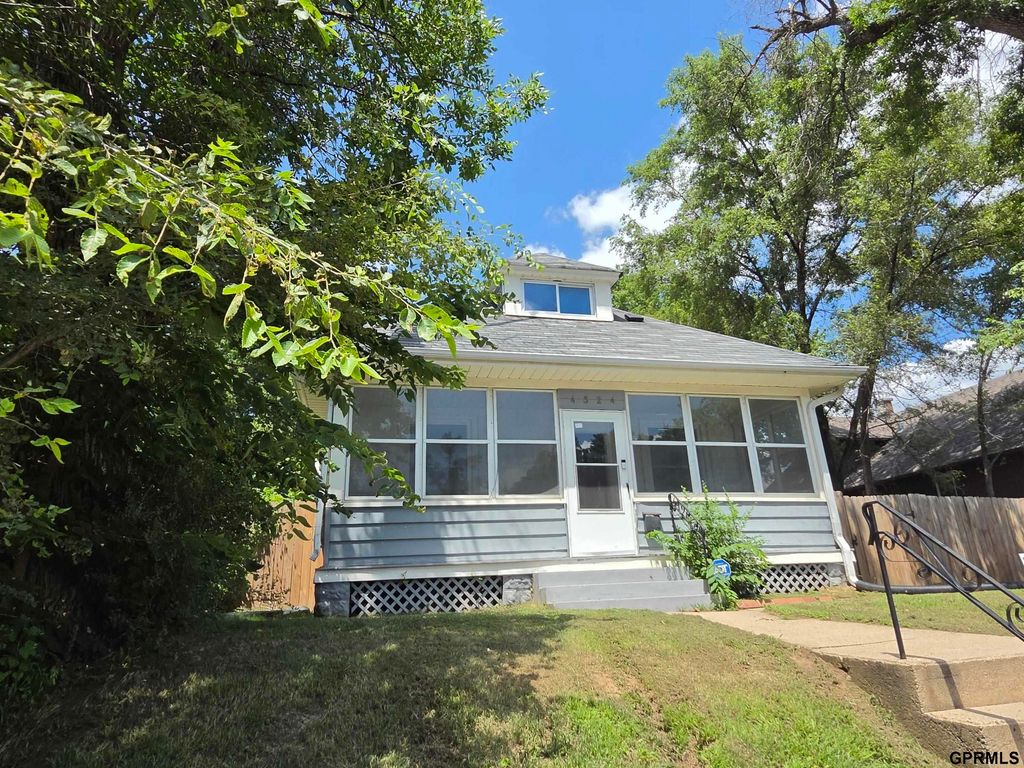 4324 GRAND Avenue, Omaha, NE 68111