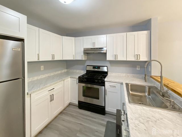 5062 Beech Court, South Brunswick, NJ 08852