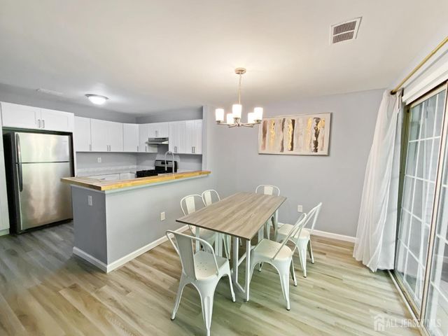 5062 Beech Court, South Brunswick, NJ 08852