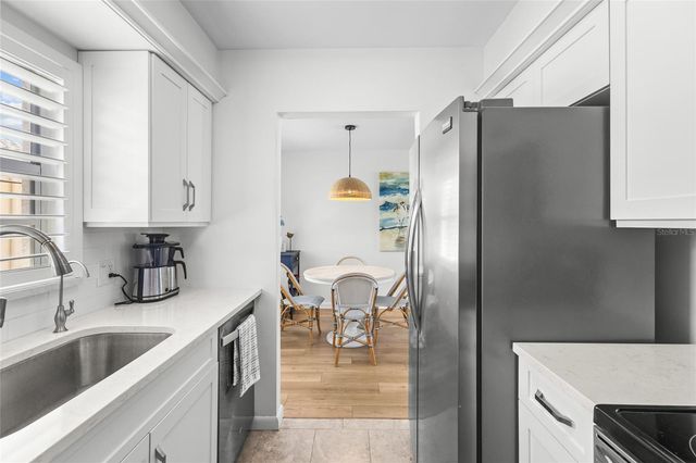 521 W VENICE AVENUE 16, Venice, FL 34285