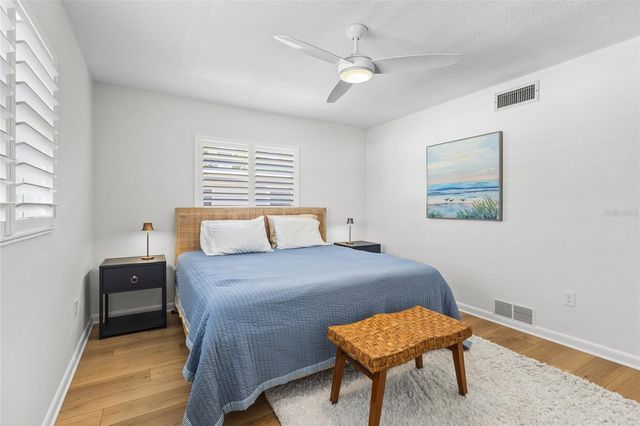 521 W VENICE AVENUE 16, Venice, FL 34285