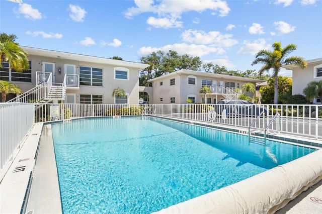 521 W VENICE AVENUE 16, Venice, FL 34285