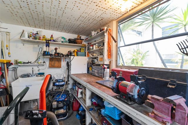 521 W VENICE AVENUE 16, Venice, FL 34285