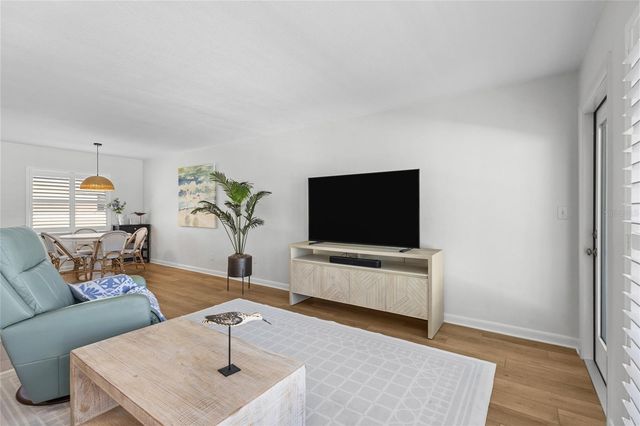 521 W VENICE AVENUE 16, Venice, FL 34285