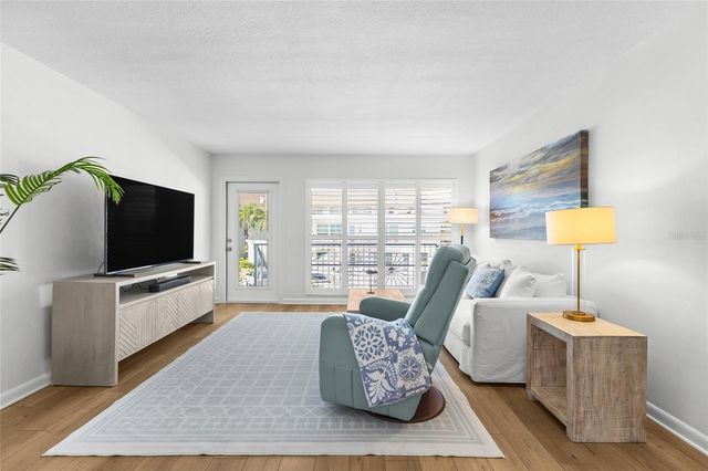 521 W VENICE AVENUE 16, Venice, FL 34285