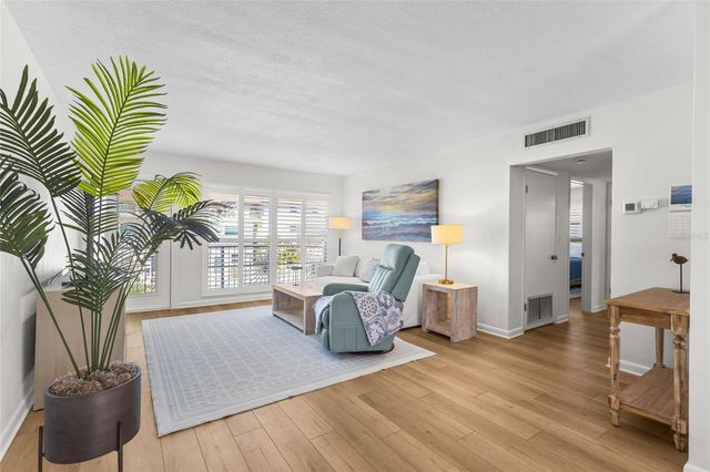 521 W VENICE AVENUE 16, Venice, FL 34285