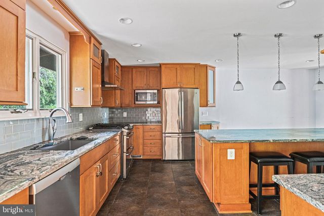 8108 TIMBER VALLEY CT, Dunn Loring, VA 22027