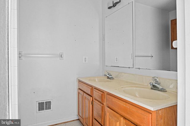 8108 TIMBER VALLEY CT, Dunn Loring, VA 22027