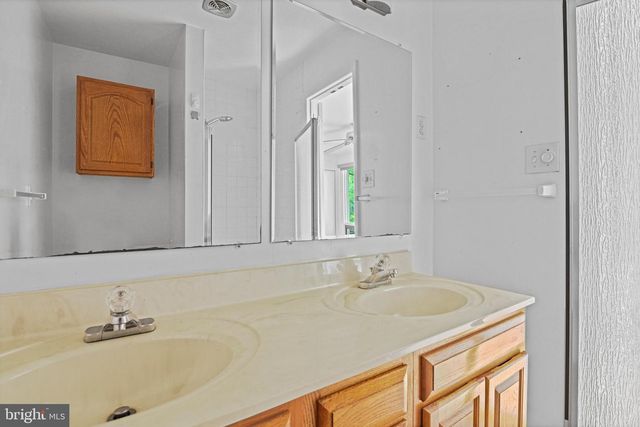 8108 TIMBER VALLEY CT, Dunn Loring, VA 22027