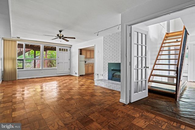 8108 TIMBER VALLEY CT, Dunn Loring, VA 22027