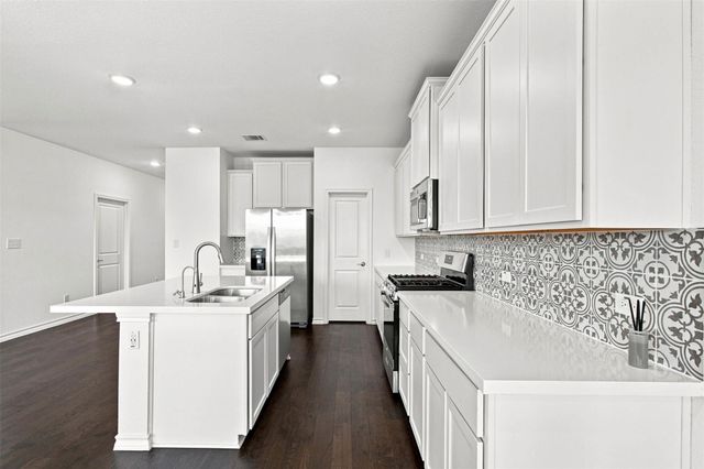 218 Thurman Holt RD, Hutto, TX 78634