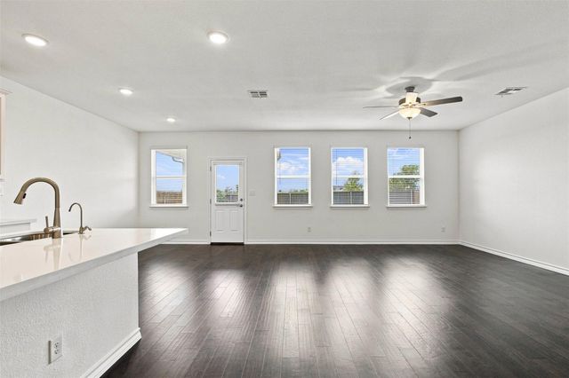 218 Thurman Holt RD, Hutto, TX 78634