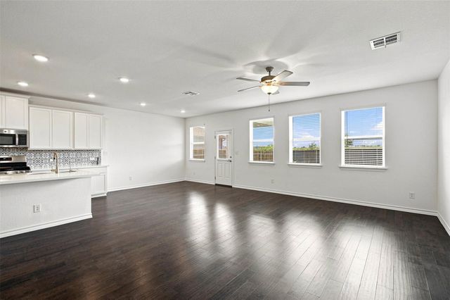 218 Thurman Holt RD, Hutto, TX 78634