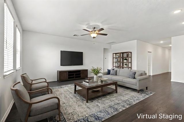 218 Thurman Holt RD, Hutto, TX 78634
