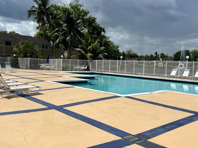 351 PALM Way 204, Pembroke Pines, FL 33025