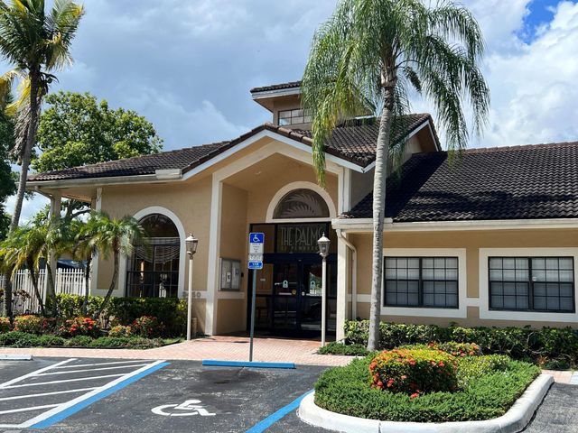 351 PALM Way 204, Pembroke Pines, FL 33025