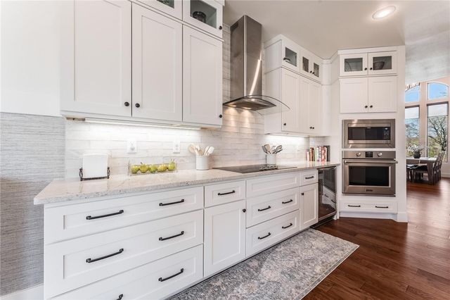 3706 NW Riverbend Road, Bentonville, AR 72712