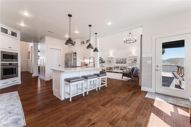 3706 NW Riverbend Road, Bentonville, AR 72712