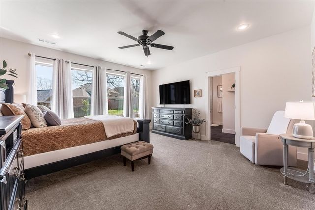 3706 NW Riverbend Road, Bentonville, AR 72712