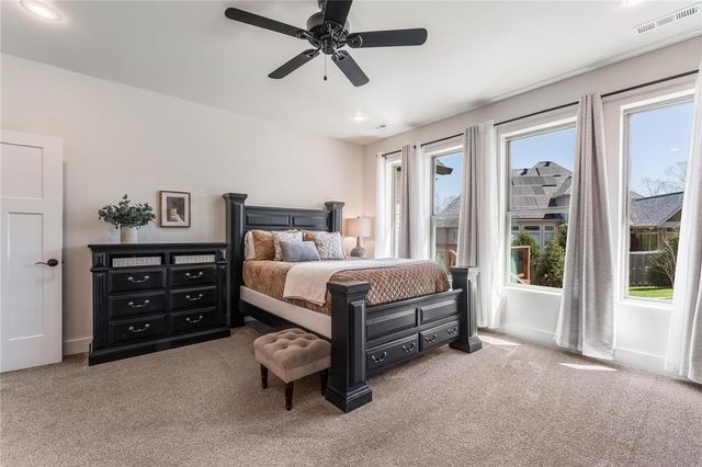 3706 NW Riverbend Road, Bentonville, AR 72712