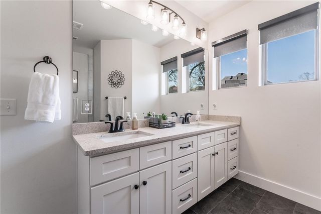 3706 NW Riverbend Road, Bentonville, AR 72712