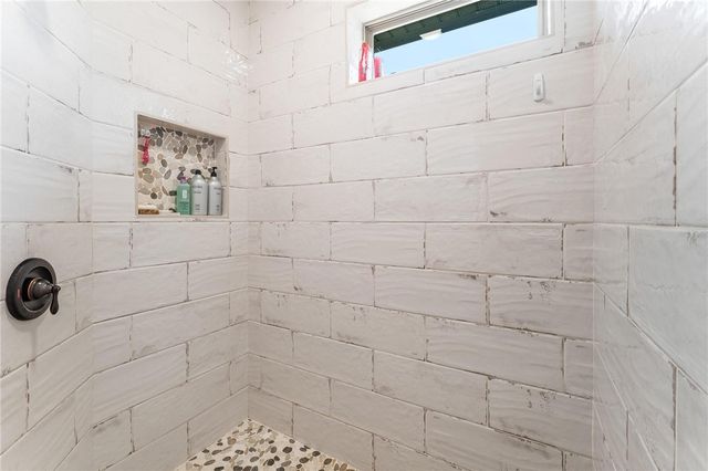 3706 NW Riverbend Road, Bentonville, AR 72712