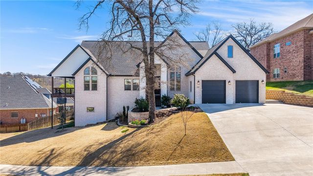 3706 NW Riverbend Road, Bentonville, AR 72712