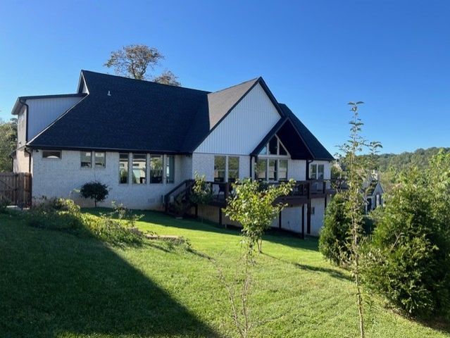 3706 NW Riverbend Road, Bentonville, AR 72712