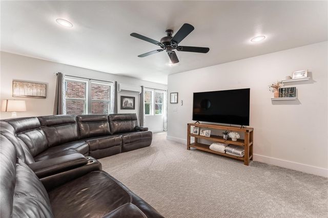 3706 NW Riverbend Road, Bentonville, AR 72712