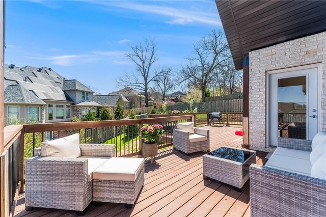 3706 NW Riverbend Road, Bentonville, AR 72712