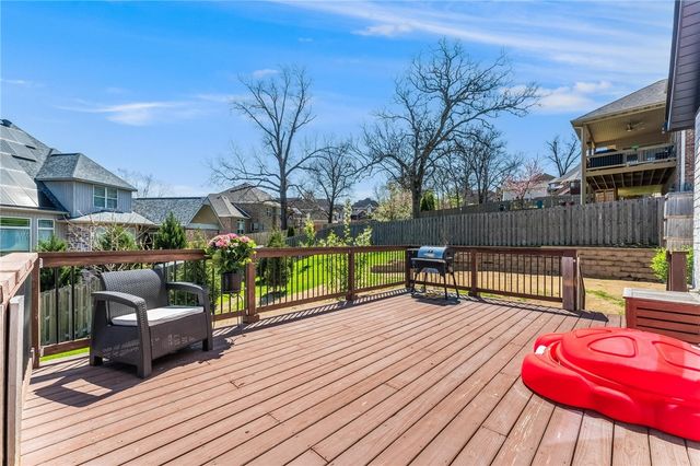 3706 NW Riverbend Road, Bentonville, AR 72712