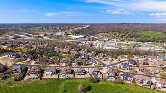 3706 NW Riverbend Road, Bentonville, AR 72712