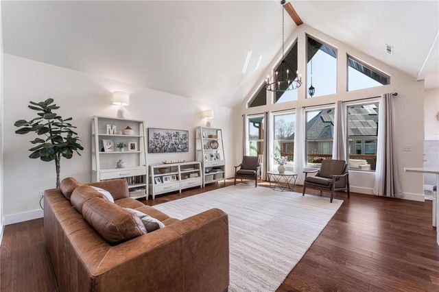 3706 NW Riverbend Road, Bentonville, AR 72712